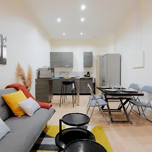 L'appart Chic - Terrasse - Proche Lyon & Tram Villeurbanne
